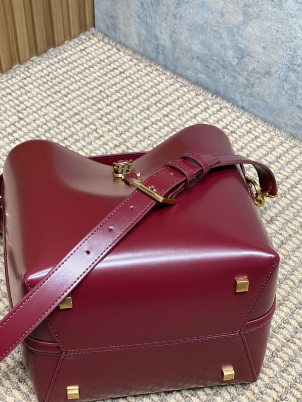 Y51 top handle bags